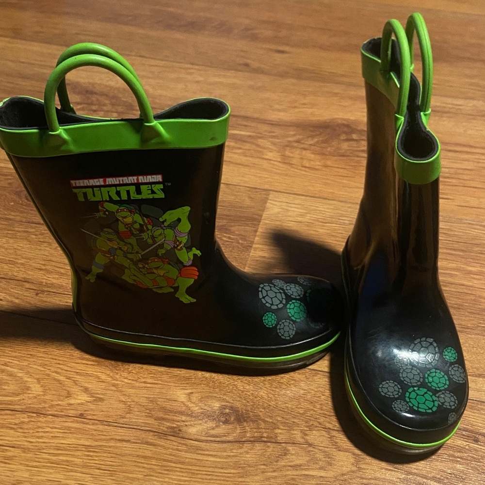 Teenage Mutant Ninja Turtles Kids Rain Boots - Black and Green